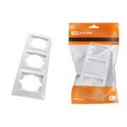 Рамка 3-х постовая вертикальная белая «Лама» TDM